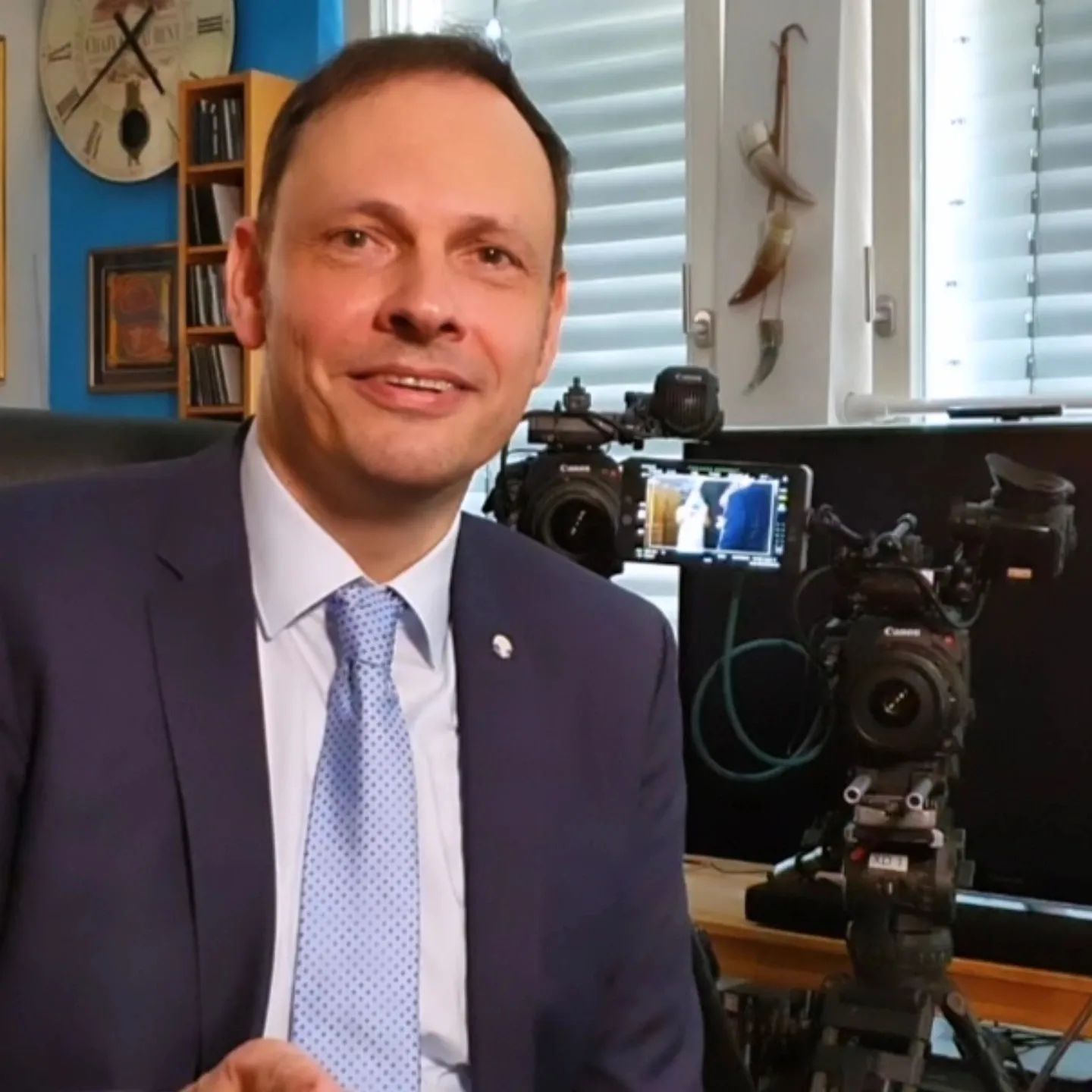 Medical Detectives – Geheimnisse der Gerichtsmedizin. Forensische Aufklärung von Verbrechen.

Die beste Serie von allen True Crime Documentaries.

Upcoming🔫 #MedicalDetectives – Geheimnisse der #Gerichtsmedizin (#Forensic Files II) auf #VOX

Di. 06.08.2024 (00.40 - 01.35) 
Todsichere Jobs

Mi. 21.08.2024 (00.40 - 01.35)
Verdeckt

Do. 22.08.2024 (00.20 - 01.20)
Bei Gelegenheit-Mord

Fr. 30.08.2024 (02.10 - 3.00)
Mordrätsel

#s__k__b
🟥🟩🟦
Medical Detectives wird in Deutschland von VOX, RTL Crime und Nitro ausgestrahlt.
https://www.nitro-tv.de/cms/sendungen/medical-detectives/episoden.html

#medicaldetectives #medicaldetectivesgermany #hinterdenkulissen #vox #nitro #rtl #rtlcrime #dokumentation #truecrime #truecrimestories #medienproduktion #hubertusbengsch #crimescene #tatort #forensics #forensik #forensicfiles #überwachungskamera #surveillance #videoanalyse #videoforensik #videoforensics #medienforensik #mediensachverständiger #behindthescenes #setlife #tvproduction

@medicaldetective @medicaldetectivesgermany @doktorsteb