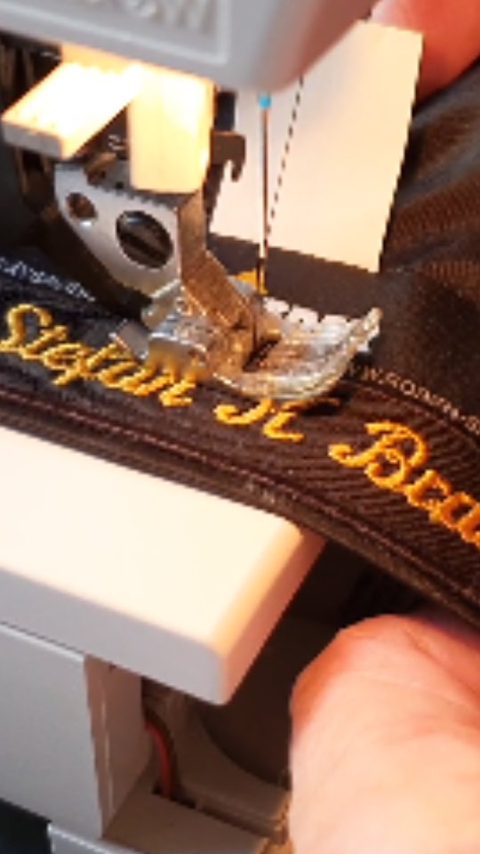 Der Name der Robe...
#s__k__b
⬛️⬜️🟥

#frankfurt #frankfurtcity #mainhatten #visitfrankfurt #frankfurtmain #hessen #germany #visitgermany #europe #bembeltown #robe #richterrobe #069 #ffm #frankfurtmylove #handelsrichter #dernamederrose #seanconnery #dernamederrobe #lenomdelarobe #ilnomedellaroba #elnombredelaroba #frankfurtdubistsowunderbar #frankfurtcity #instagramable #hessenistschön #aufhohersee #ingotteshand #rawphotography